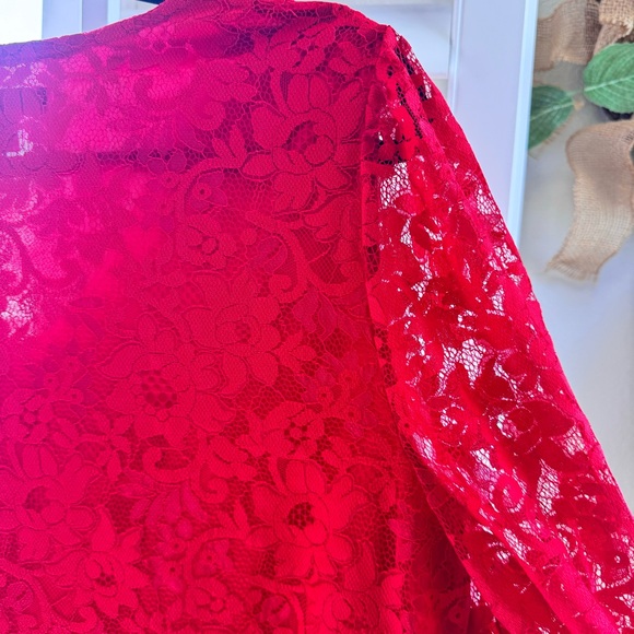 Charter Club Lace overlay blouse with 3/4 sleeves and cuff ties. Size Large - Picture 11 of 17